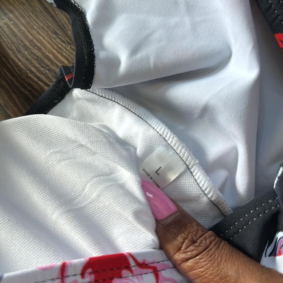 Floral one piece - Picture 6 of 6